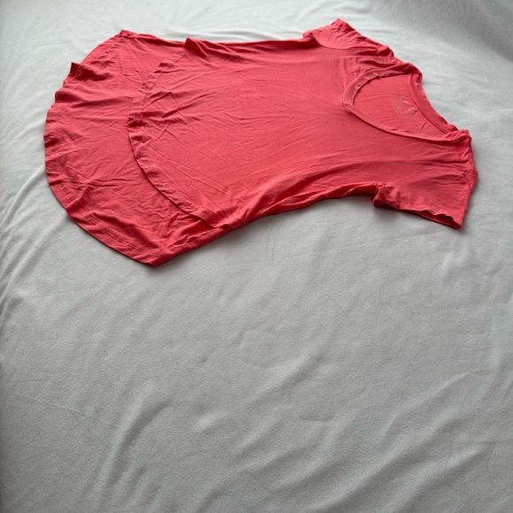 Latched Mama v-neck boyfriend nursing maternity t-shirt - coral pink XS - Picture 7 of 7